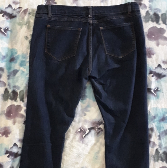 ๐๏ธ$5 ADD ON Request Dark Wash Skinny Jean - Picture 4 of 5